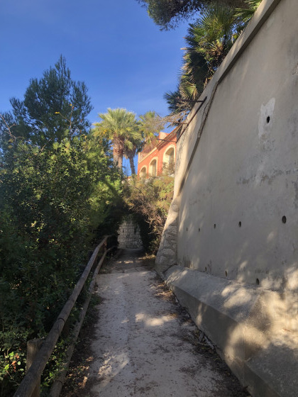 Chemin du douanier pr&egrave;s de Carry