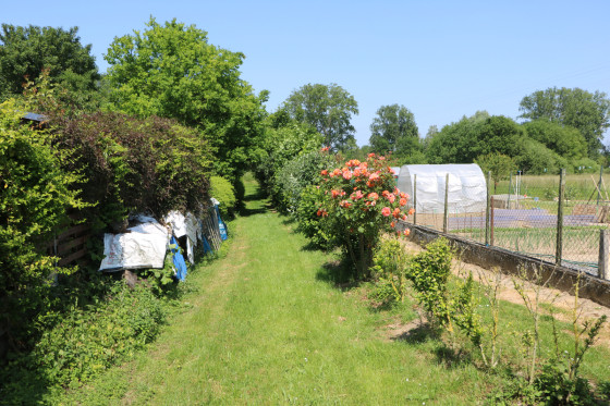 Chemin entre la Rue d'En Haut et la v&eacute;loroute