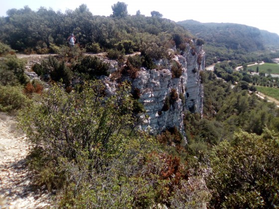chemin le long de la falaise