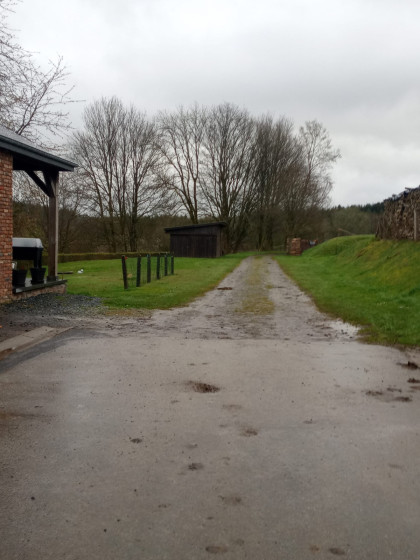 Chemin Paliseul N° 6 qui mène jusqu'à la Tannerie sur la route d'Opont à Paliseul