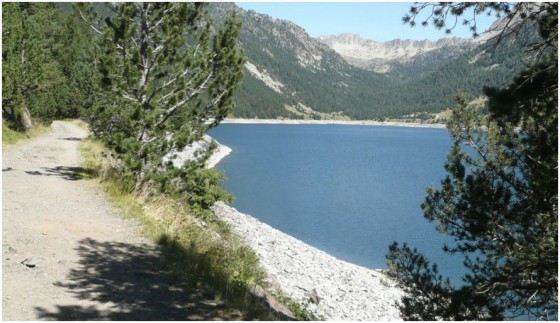 Chemin rive gauche du lac de l\'Oule