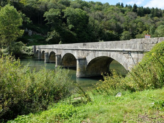 Chenecey : Le vieux pont