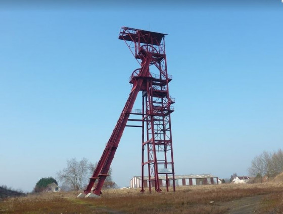 Chevalement de la fosse n&deg; 8 de Dourges dite Cornuault, situ&eacute; terroir d'en-haut &agrave; Evin-Malmaison