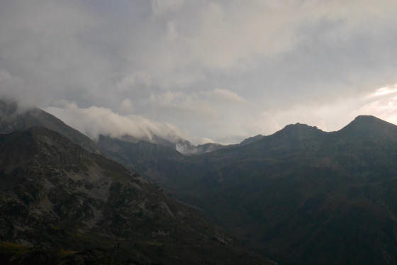 Ciel tr&egrave;s charg&eacute; en fin d&rsquo;apr&egrave;s-midi