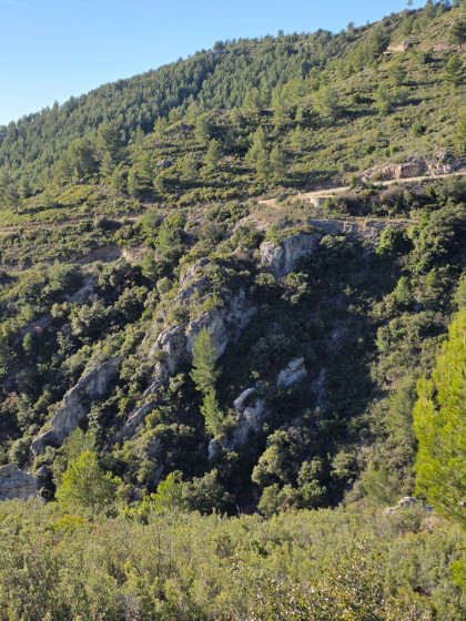 Citerne 109 au dessus du vallon Dausserand vue de l'autre versant