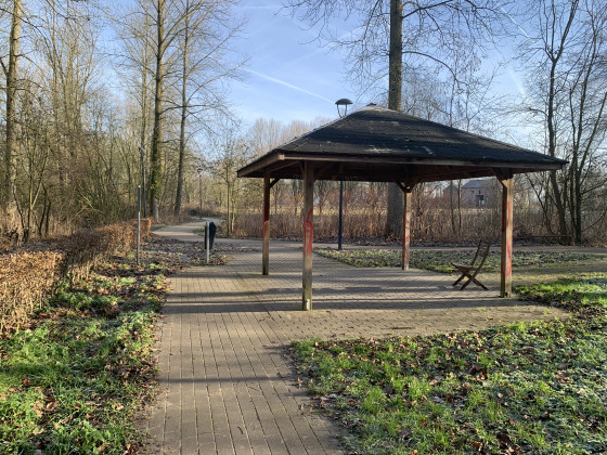 Coin intime pour une pause au bord du sentier.