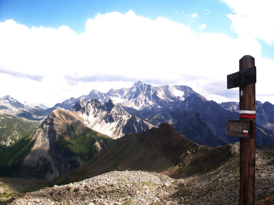 Col Girardin vue sur la massif de Chambeyron