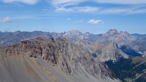 Crête et Pointe de Pécé, Guiau et Rocher de Barrabas, et en toile de fond le Thabor, la Roche Bernaude et les Rois Mâges