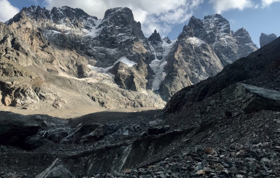 Crevasses sur le Glacier Noir inférieur