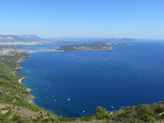 Criques vers plages des sablettes vers presqu\'île de Saint-Mandrier