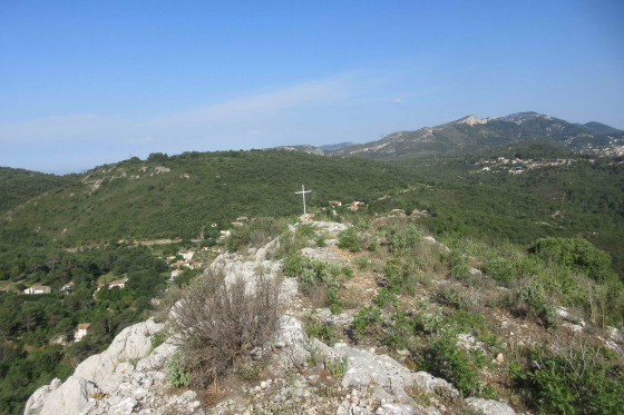 Croix au sommet de la Cride