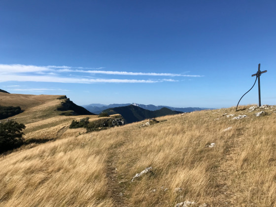 Croix d\'Ambel et les crêtes du plateau d\'Ambel