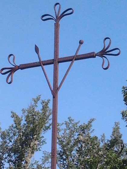 Croix outill&eacute;e