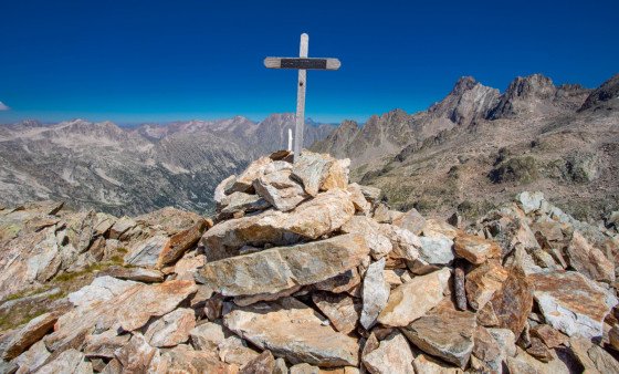 Croix sommitale