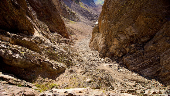 Dans le couloir menant au col de la Combe