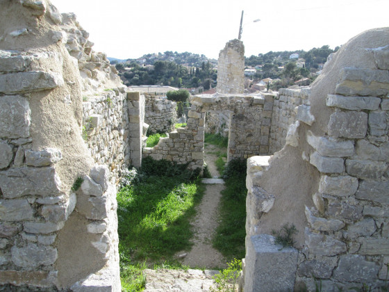 Dans les ruines du château