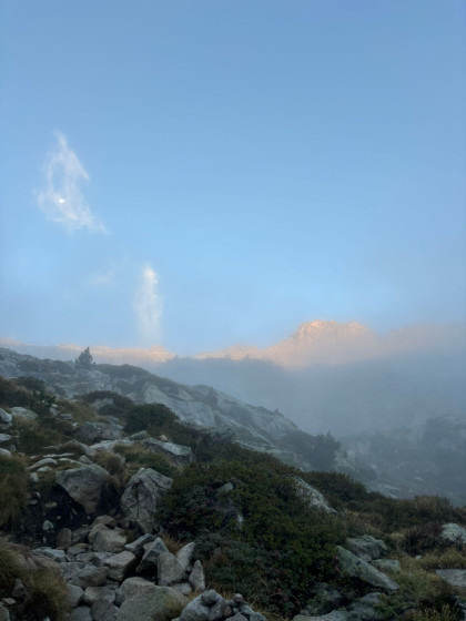 Début de rando dans le brouillard