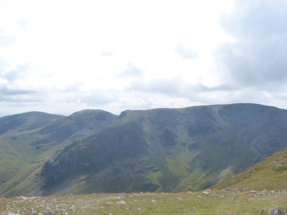Deepdale avec vue sur Sleet Cove, Hutaple Crag et Link Cove, avec Hart Crag en arrière-plan.