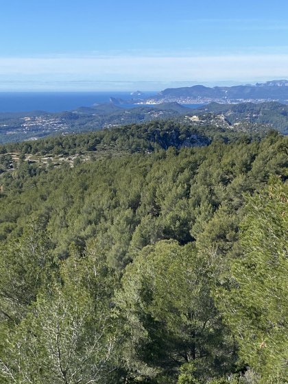 Depuis l&rsquo;entr&eacute;e du fort vue vers la Ciotat et l&rsquo; &icirc;le de Riou.