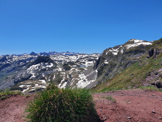 Depuis le collet du Pic d\'Ayous vue vers le Lac Bersau