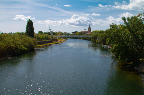 Passerelle Saint Roch et Collégiale Notre Dame de Grâce