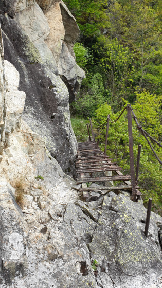 Des échelles horizontales sur le Sentier des fenêtres