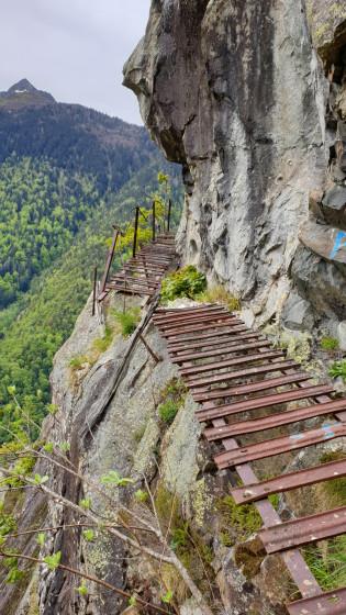 Des échelles horizontales sur le Sentier des fenêtres