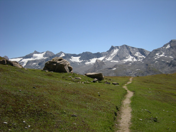 Sous le regard des glaciers