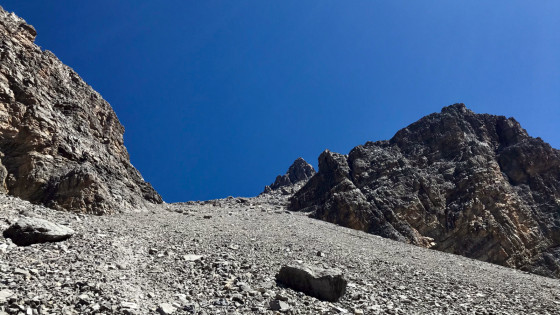 Descente des éboulis de la Casse des Clausins