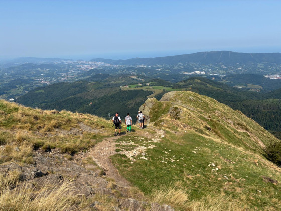 Descente vers le parking depuis Irrumugarieta