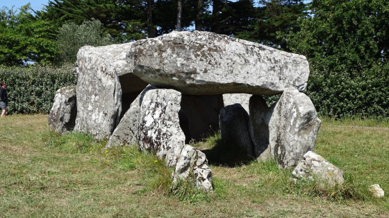 Dolmen de Kerhuen