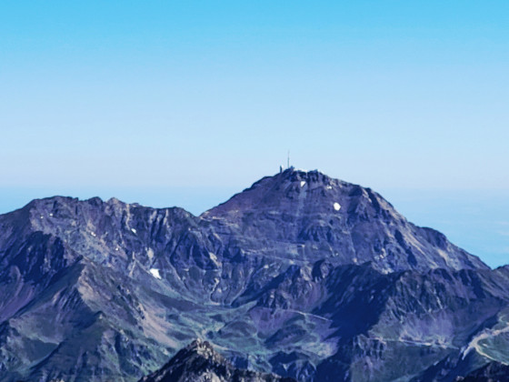 Du sommet du Néouvielle, vue sur le Pic du Midi de Bigorre