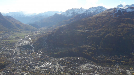 Du sommet, vue sur le massif de Montbrison, et  Briançon.