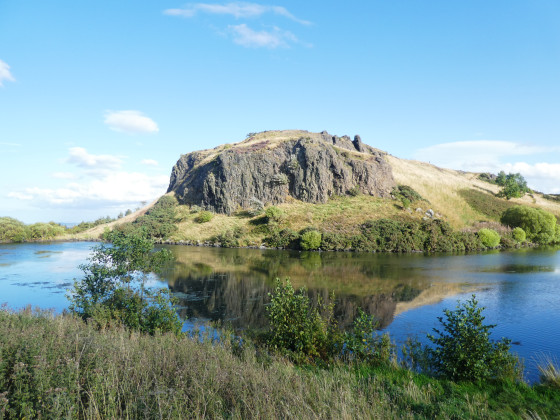 Dunsapie Loch & Crag
