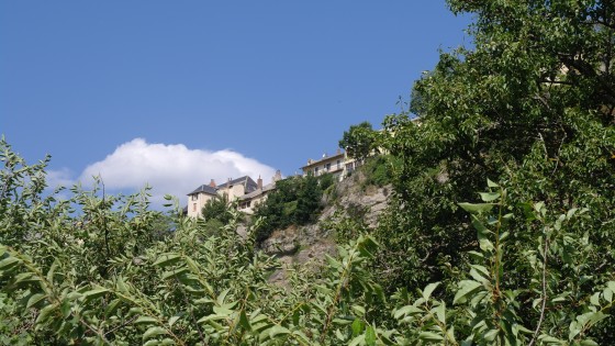Embrun - Du lac à la falaise