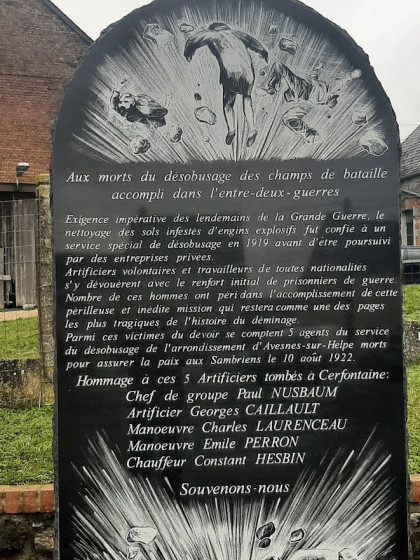 Emouvant monument en mémoire des hommes du service spécial de désobusage