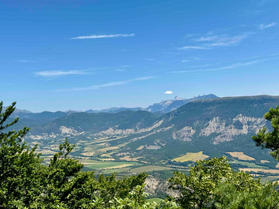En grimpant au col des Combes