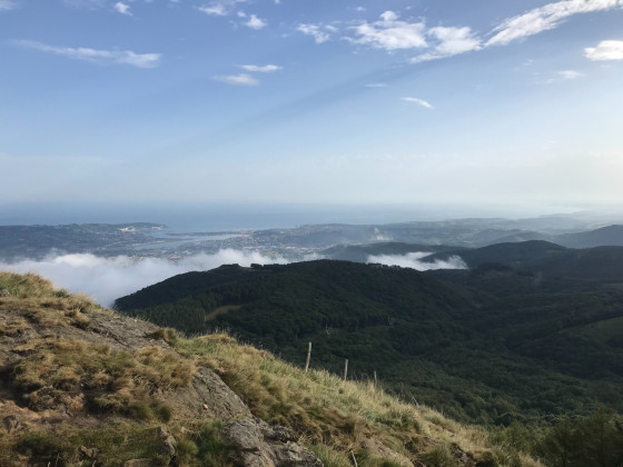 En montant au Muganix, vue de Txingudi jusqu\'aux côtes landaises