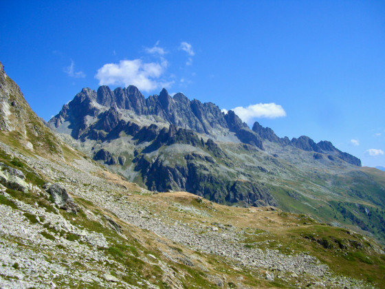 En montant