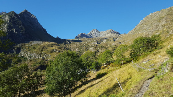 En mont&eacute;e avant le premier lac