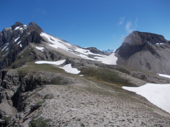 entre la Tête de l\'Aupet et les Prêtres l\'amorce du vallon des Narittes