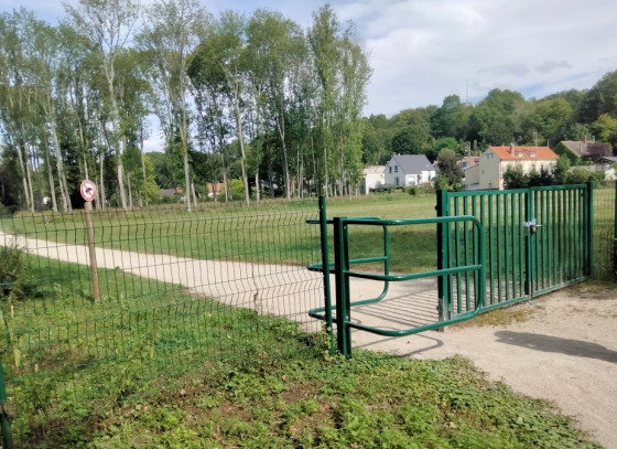 Entr&eacute;e dans le parc