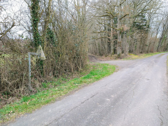 Entr&eacute;e du chemin avant de passer Le Vivier Tranchant
