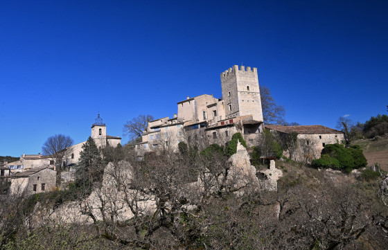 Esparron de Verdon, église et château