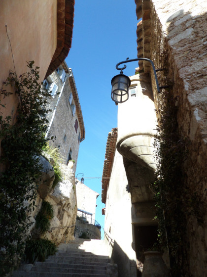 Eze - a street with no tourists!