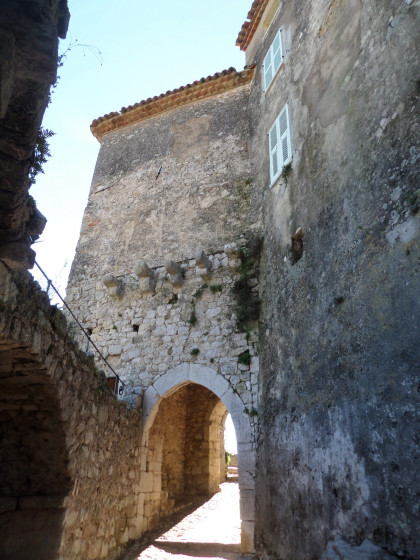 Eze - the gateway