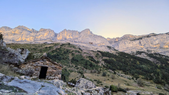 Falaise et Refugio Fuenblanca