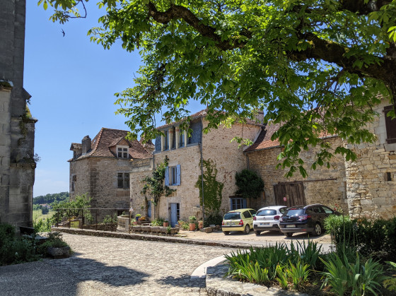 Faycelles - Les maisons de la place de l'église