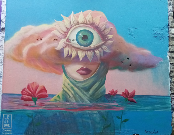 Femme &eacute;mergeant des eaux