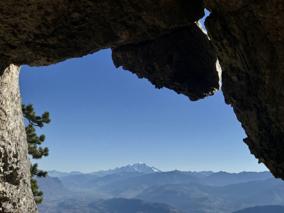 Fenêtre sur le Mont-Blanc